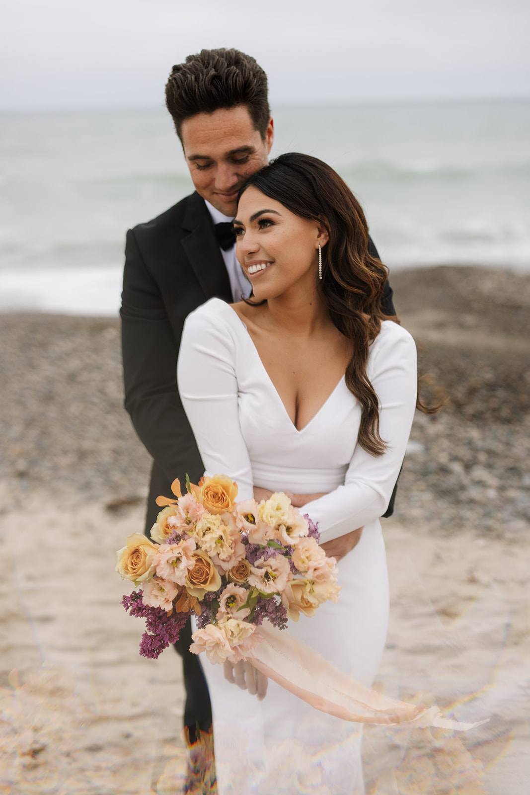 bride and groom photo on the beach 