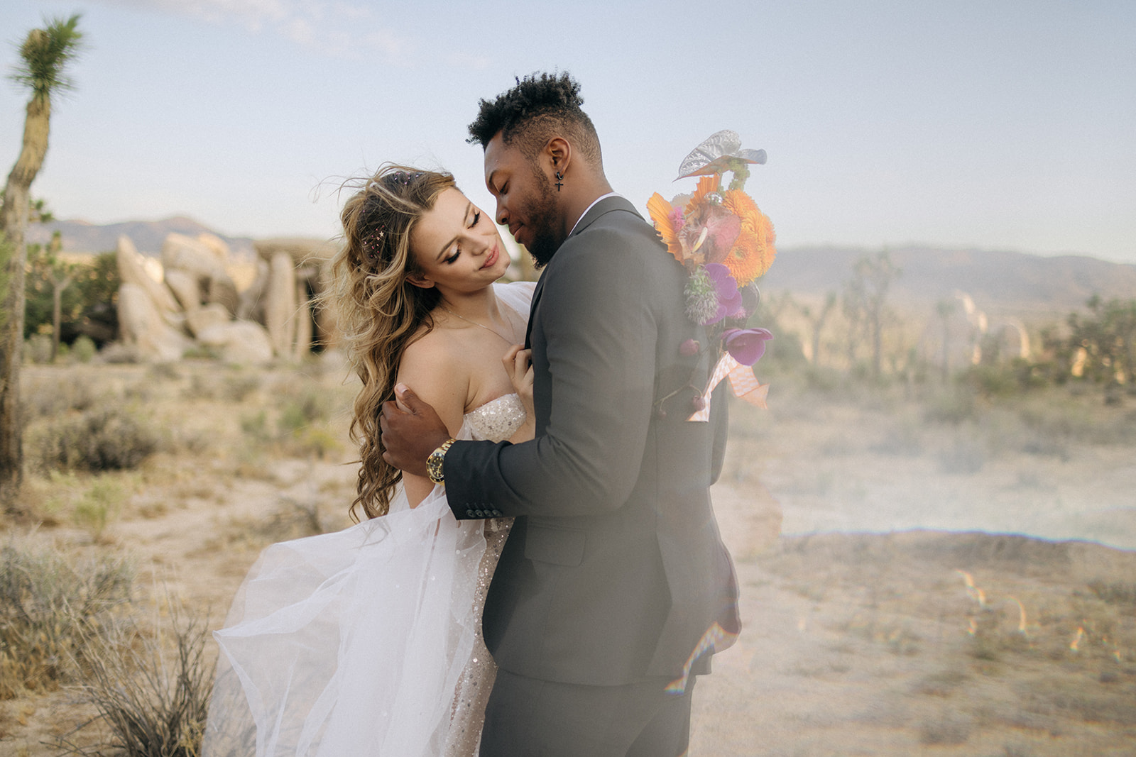 outdoor bride and groom portrait in Joshua Tree 